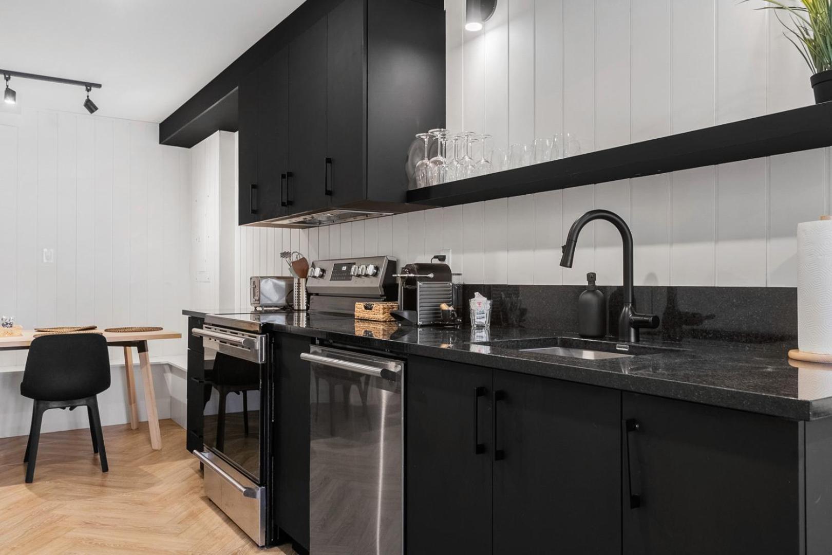 Newly Renovated Appartement 2Cc A Limoilou Pour 6 Personnes Québec Kültér fotó